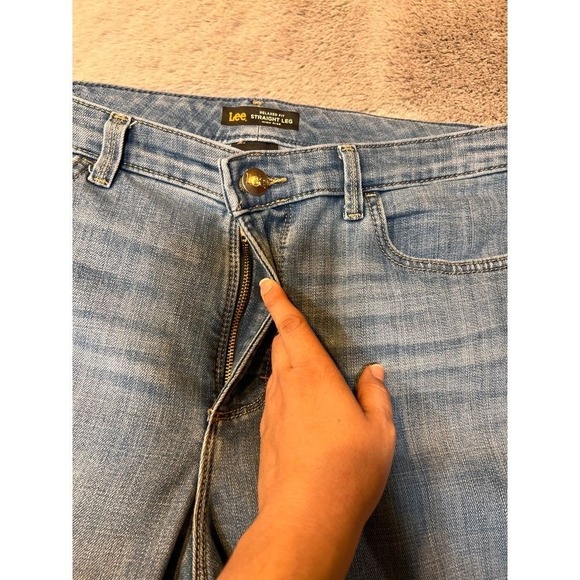 Lee Relaxed Fit Straight Leg High Rise Light Wash Denim Jeans Leg 6 - Picture 8 of 16